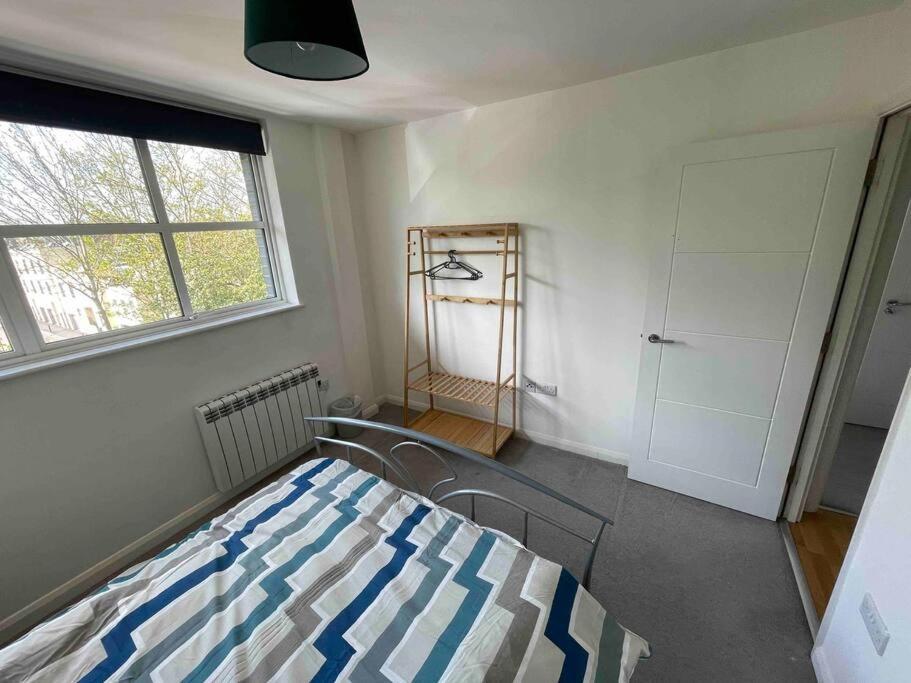 2 Bed City Centre Flat Bath Kültér fotó