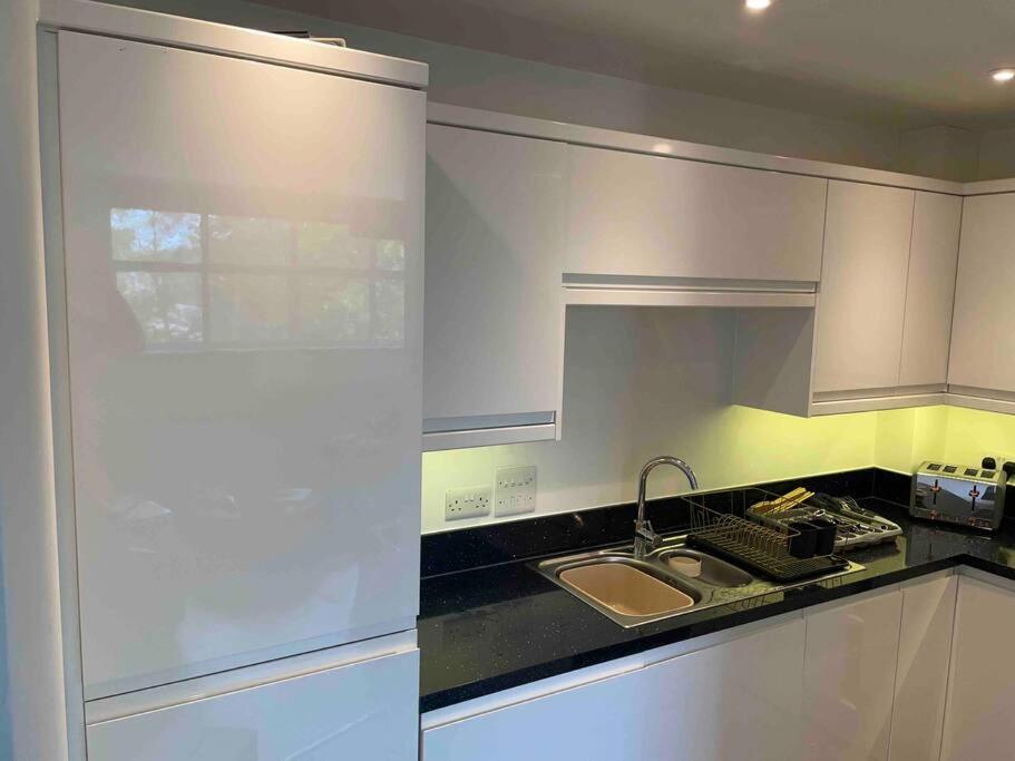 2 Bed City Centre Flat Bath Kültér fotó